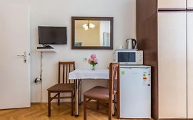 Mila Apartments In Old Town Centre