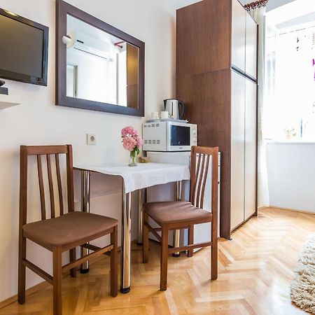 Mila Apartments In Old Town Centre Zara Camera foto